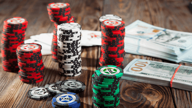 Chơi Poker và làm thế nào để kiếm tiền từ bài Poker